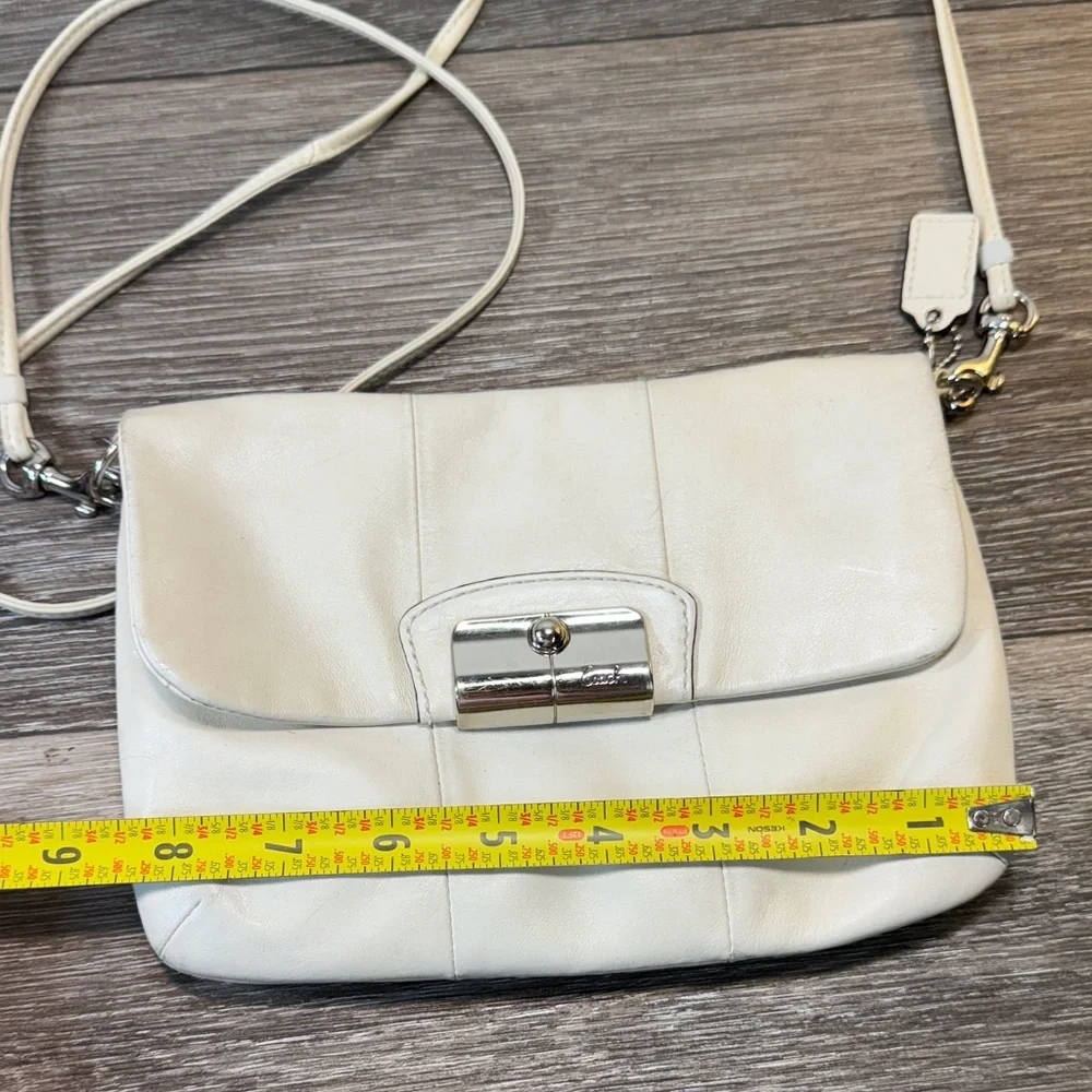Coach cream Leather Shoulder / Crossbody Bag